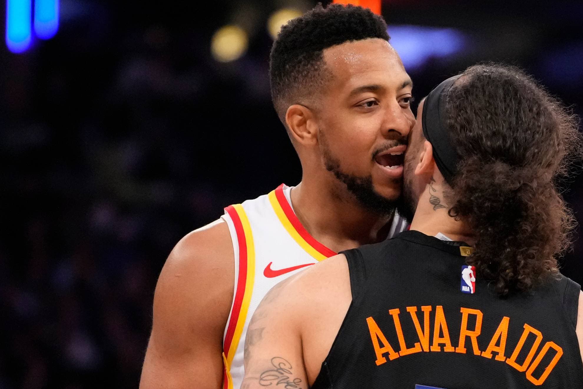 CJ McCollum se venga los insultos del Madison liderando la remontada de los Hawks ante los Knicks