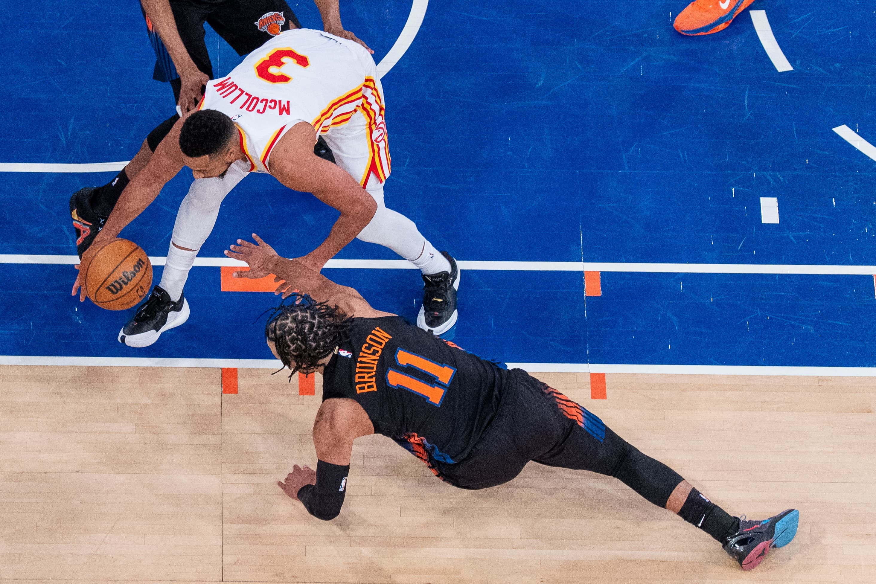 CJ McCollum se venga los insultos del Madison liderando la remontada de los Hawks ante los Knicks