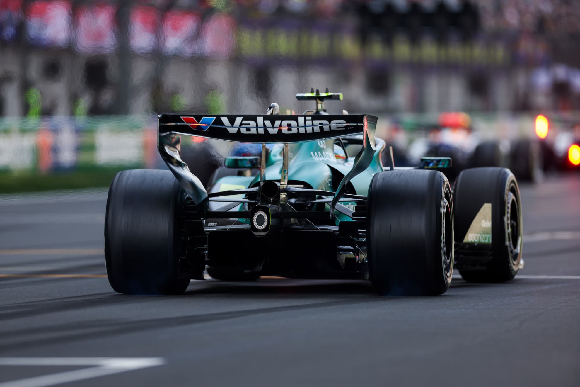 Alonso sale del box en una de las sesiones del 2026.