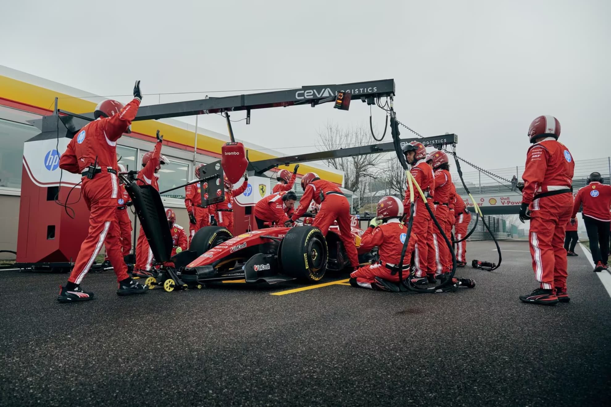 El SF-26, en un acto promocional en Fiorano.