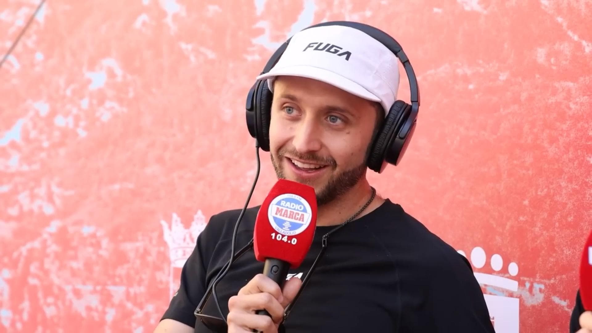 Joaquín López, atiende a ingrÁvidos de Radio MARCA.