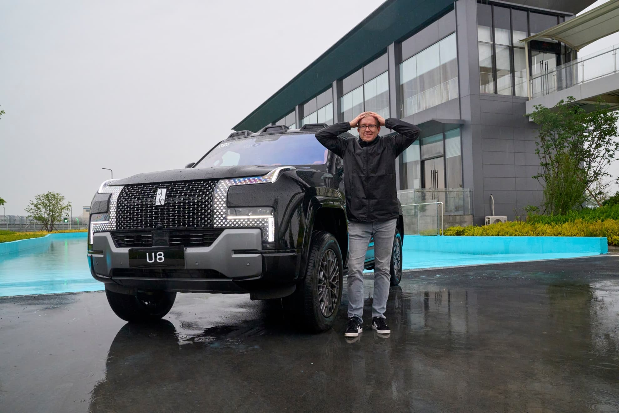 Es de locos experimentar cómo el U8 es capaz de flotar en una piscina