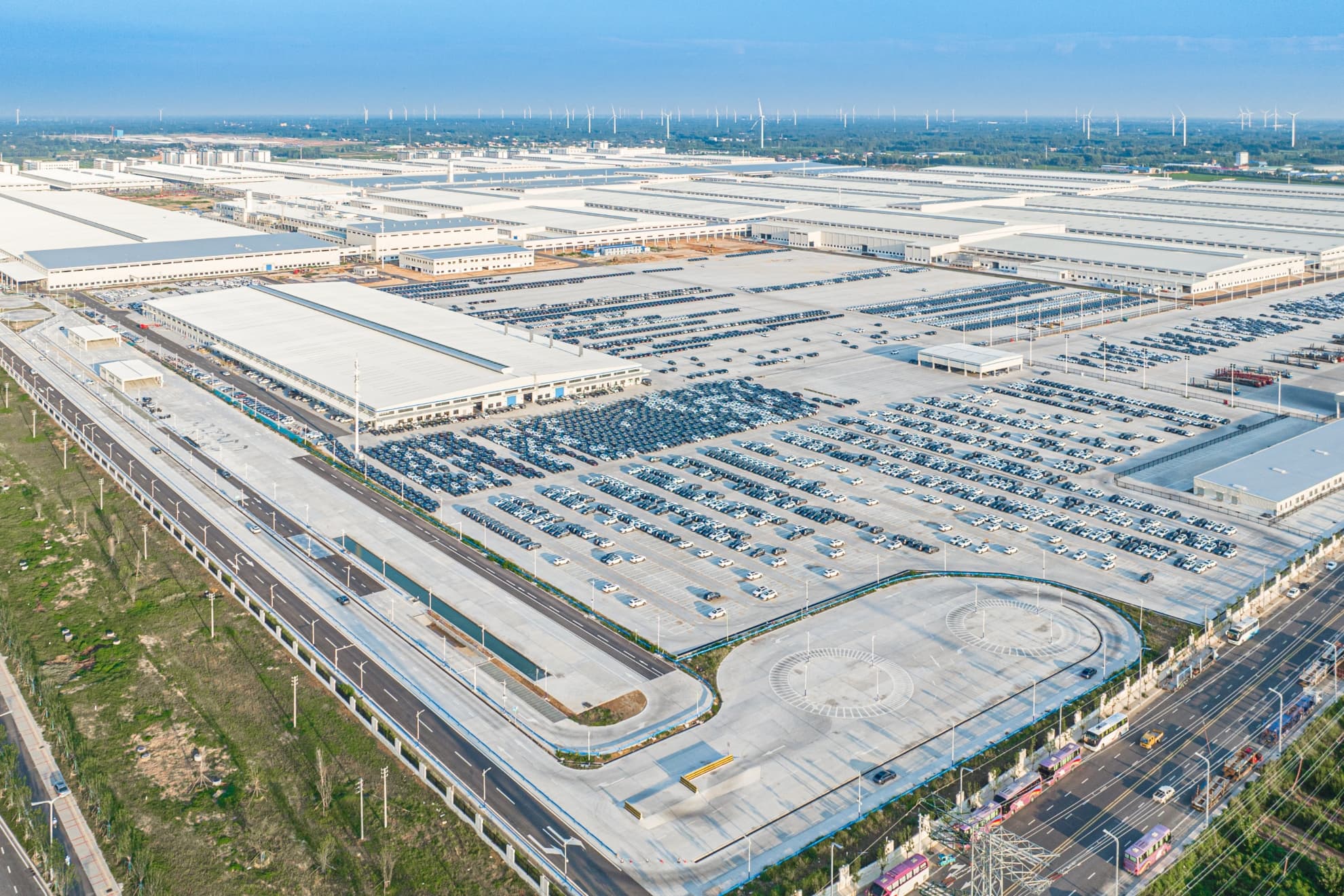 La de Zhengzhou es la fábrica más grande de BYD... y la más peculiar