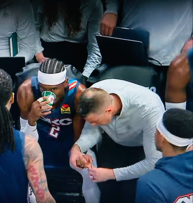 Shai casi se deja los dedos para meter 37 puntos y dejar a sus Thunder 2-0 ante los Suns
