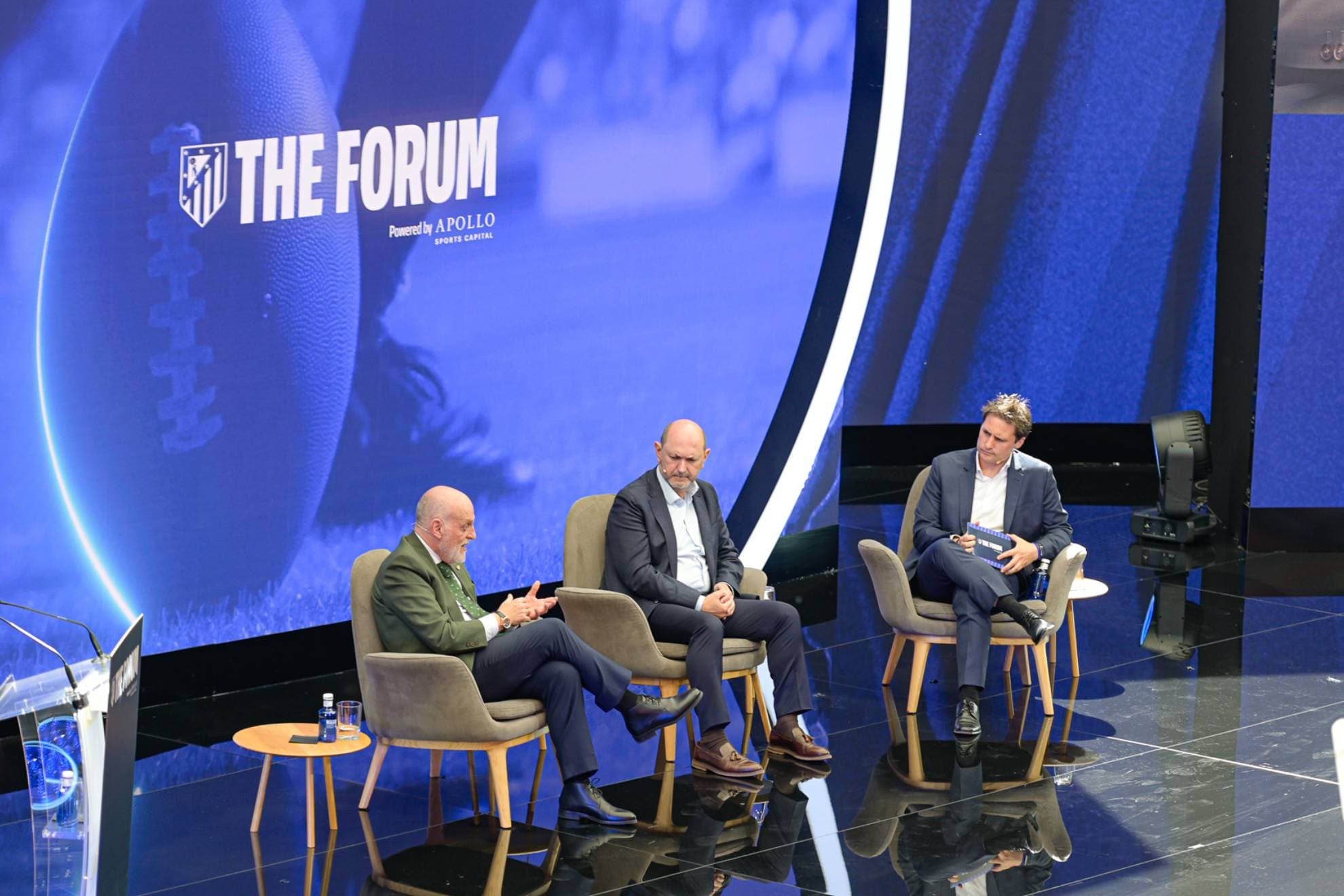 Louzán y Tebas, durante la conferencia en The Forum organizadA por el Atlético y el fondo Apollo