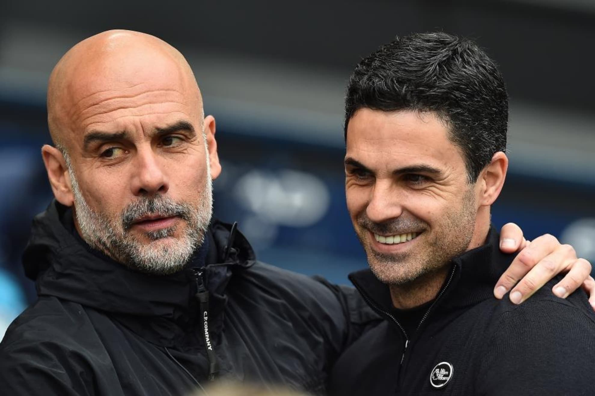 Pep Guardiola y Mikel Arteta se saludan antes del City-Arsenal.