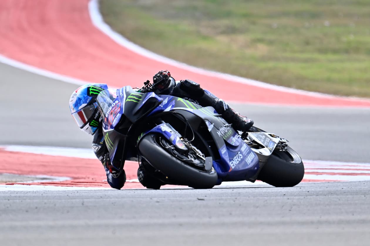 Rins, sobre su Yamaha.