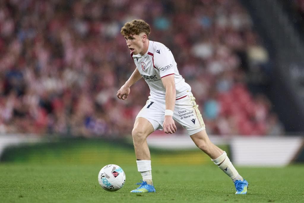 Víctor Muñoz durante un partido con Osasuna.
