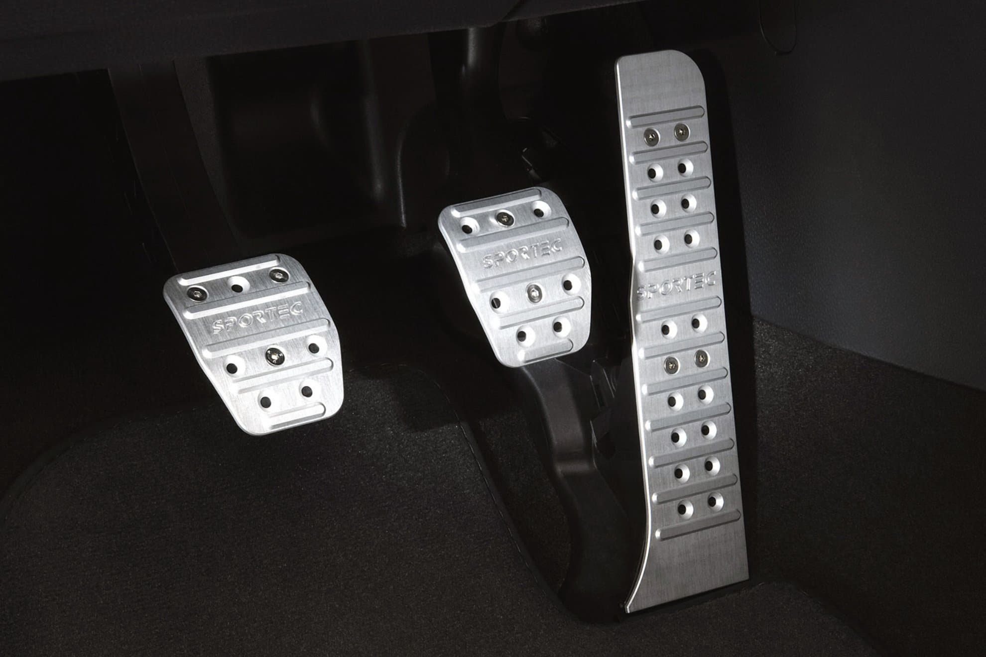 Pedales de un Volkswagen Golf GTI.