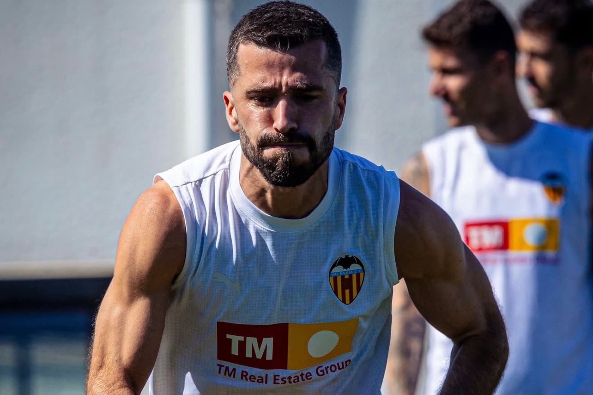 Gayà durante el entrenamiento de hoy en Paterna.