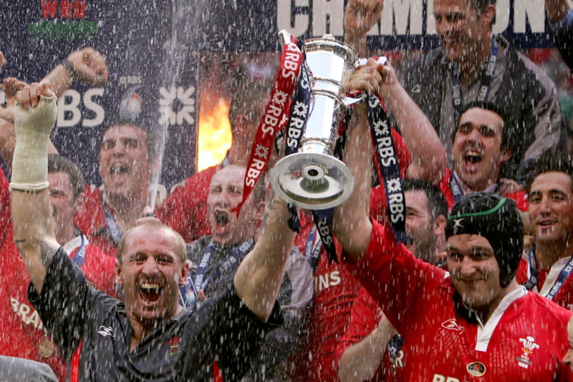 Gareth Thomas levanta el título del VI Naciones