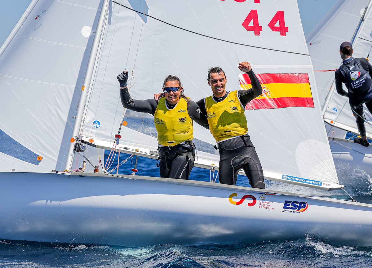 Cardona y Xammar celebran su segundo oro consecutivo en 2026.