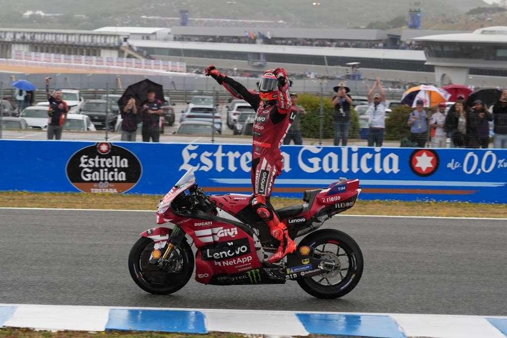 Marc Márquez celebra su victoria.