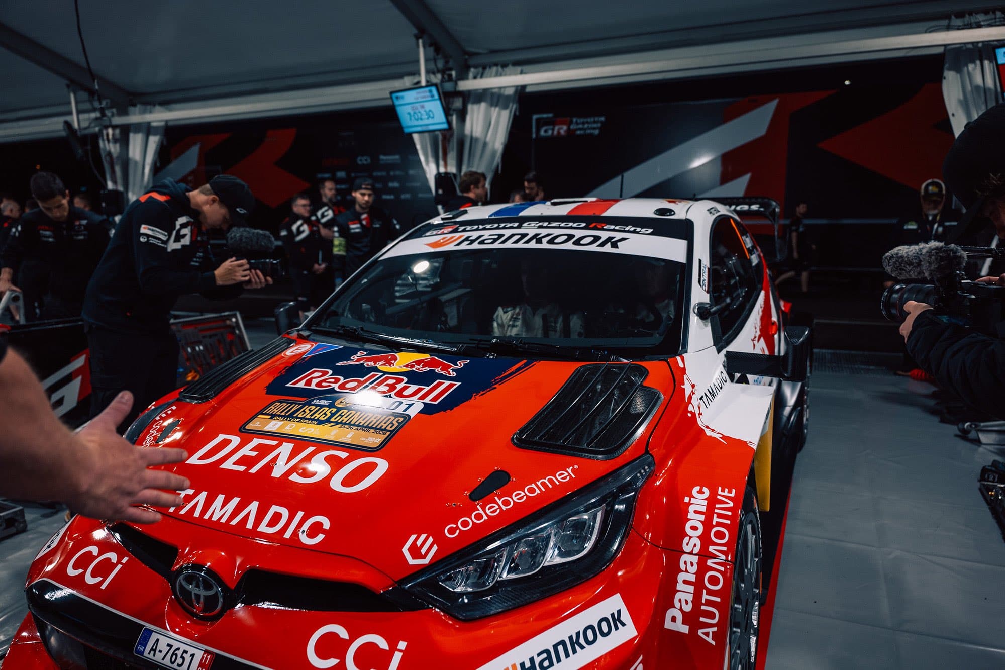 Ogier, con el Toyota.