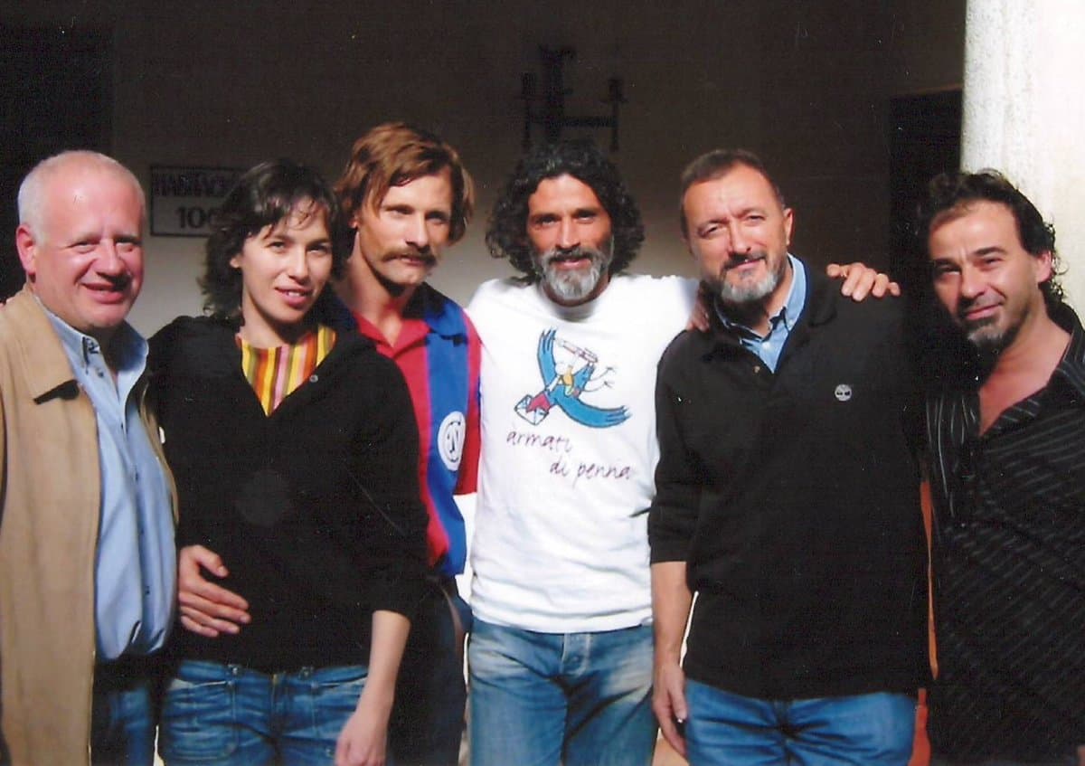 Imagen del rodaje de 'Capitán Alatriste', compartida por Arturo Pérez Reverte.