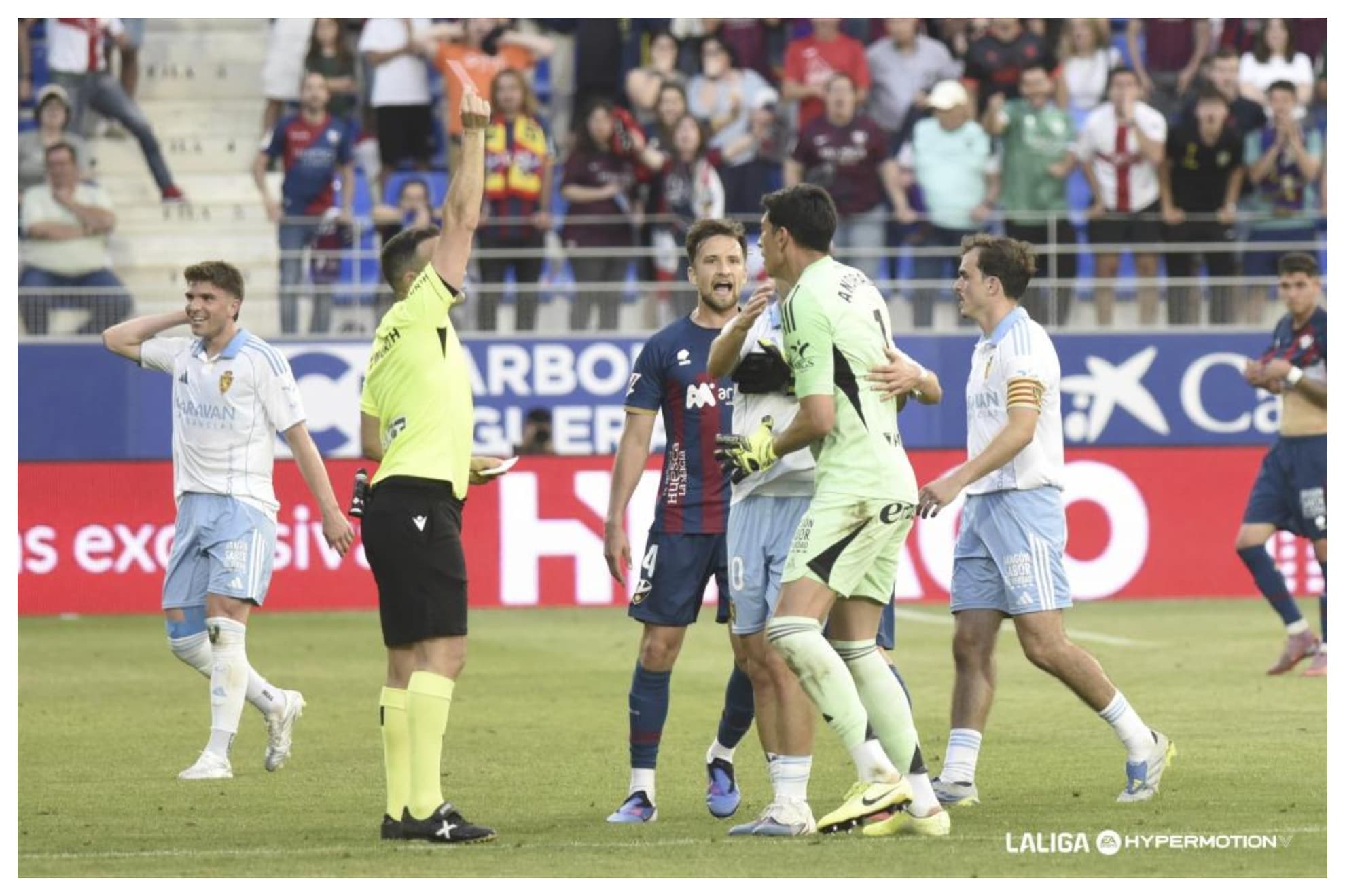 Arcediano Monescillo le saca la tarjeta roja a Andrada