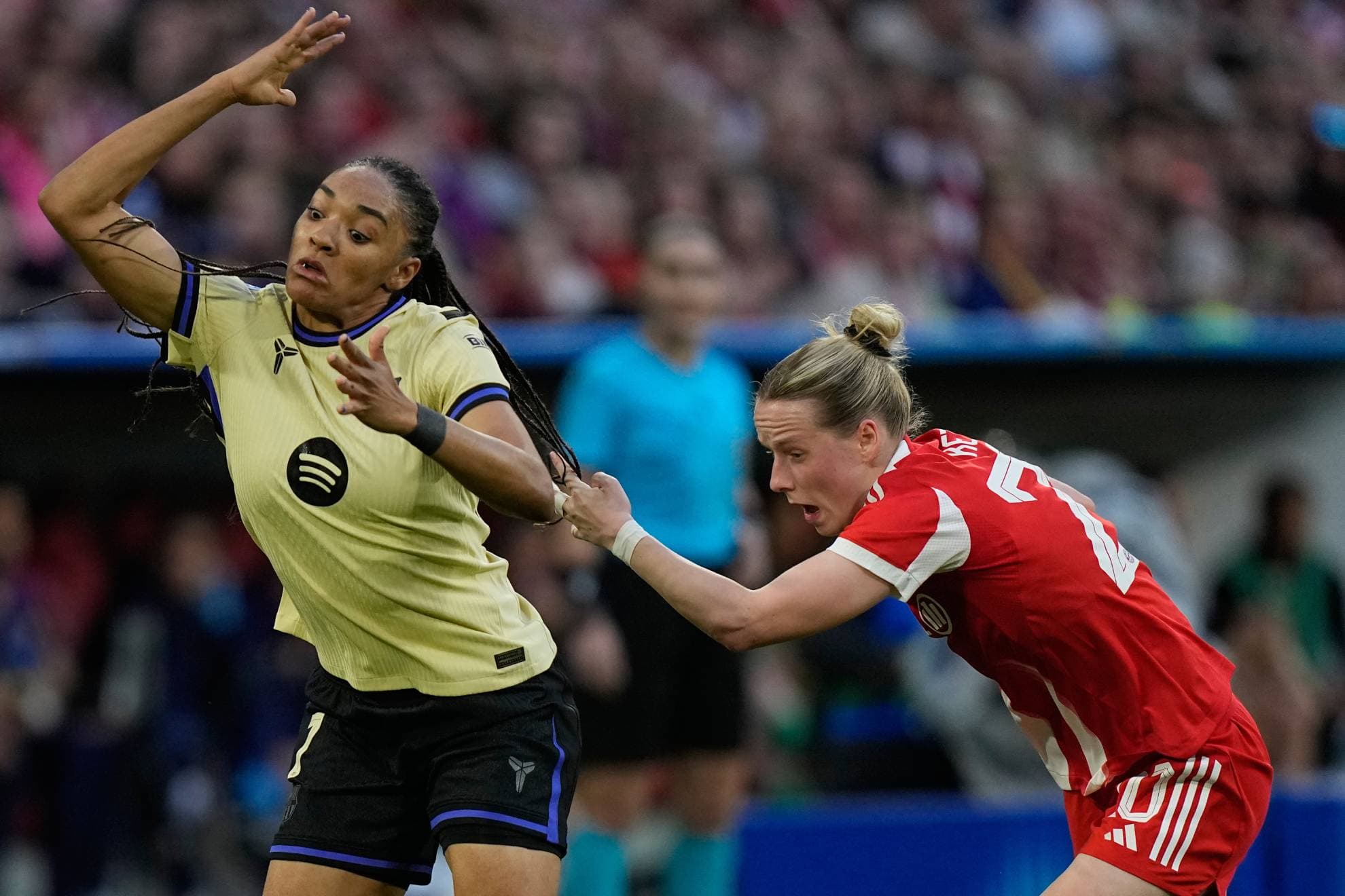 Marc Cucurella y Salma Paralluelo, víctimas de tirones de pelo con desenlaces diferentes: "Tiene el pelo muy largo..."