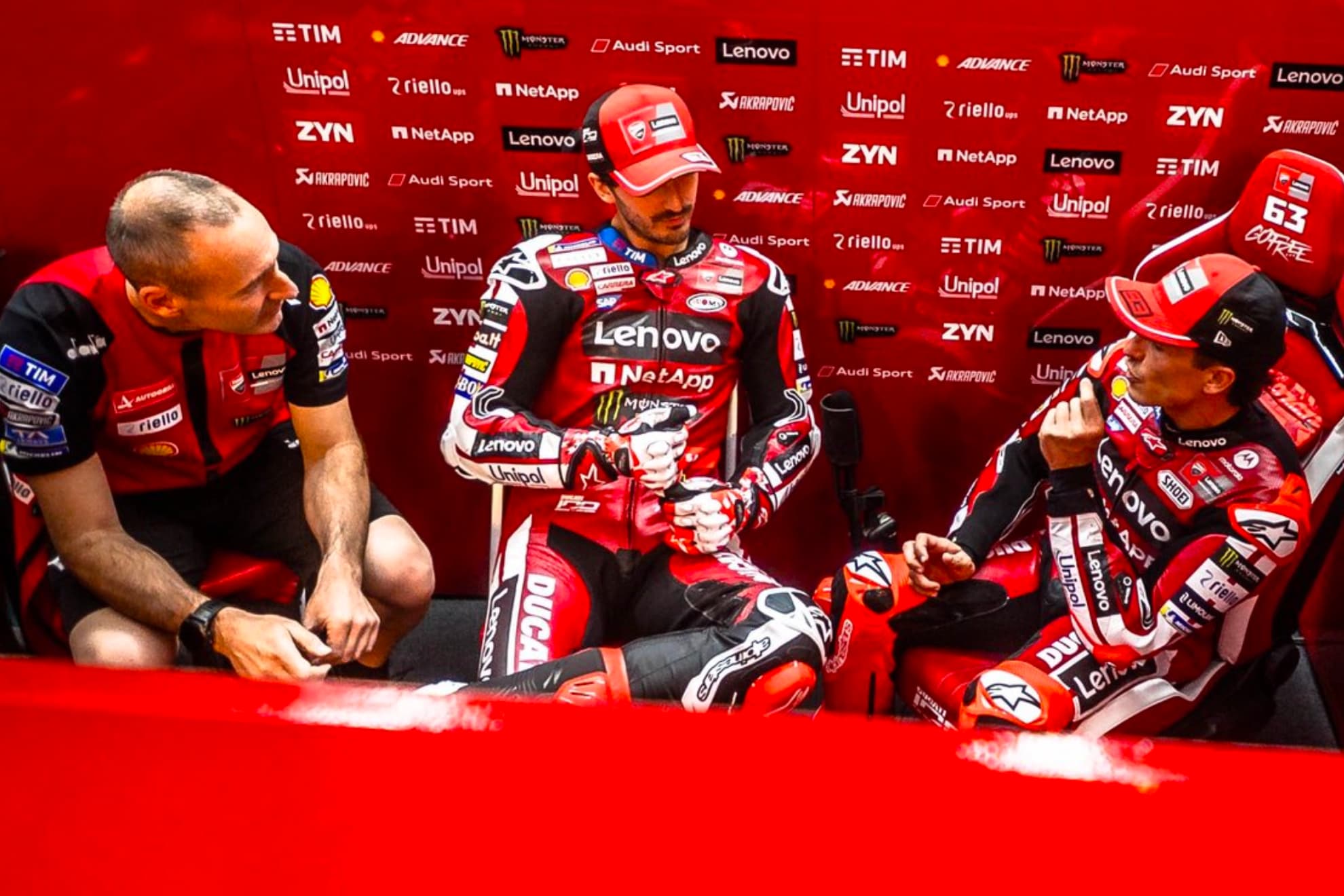 Marc Márquez y Pecco Bagnaia, durante el test oficial de MotoGP en Jerez.