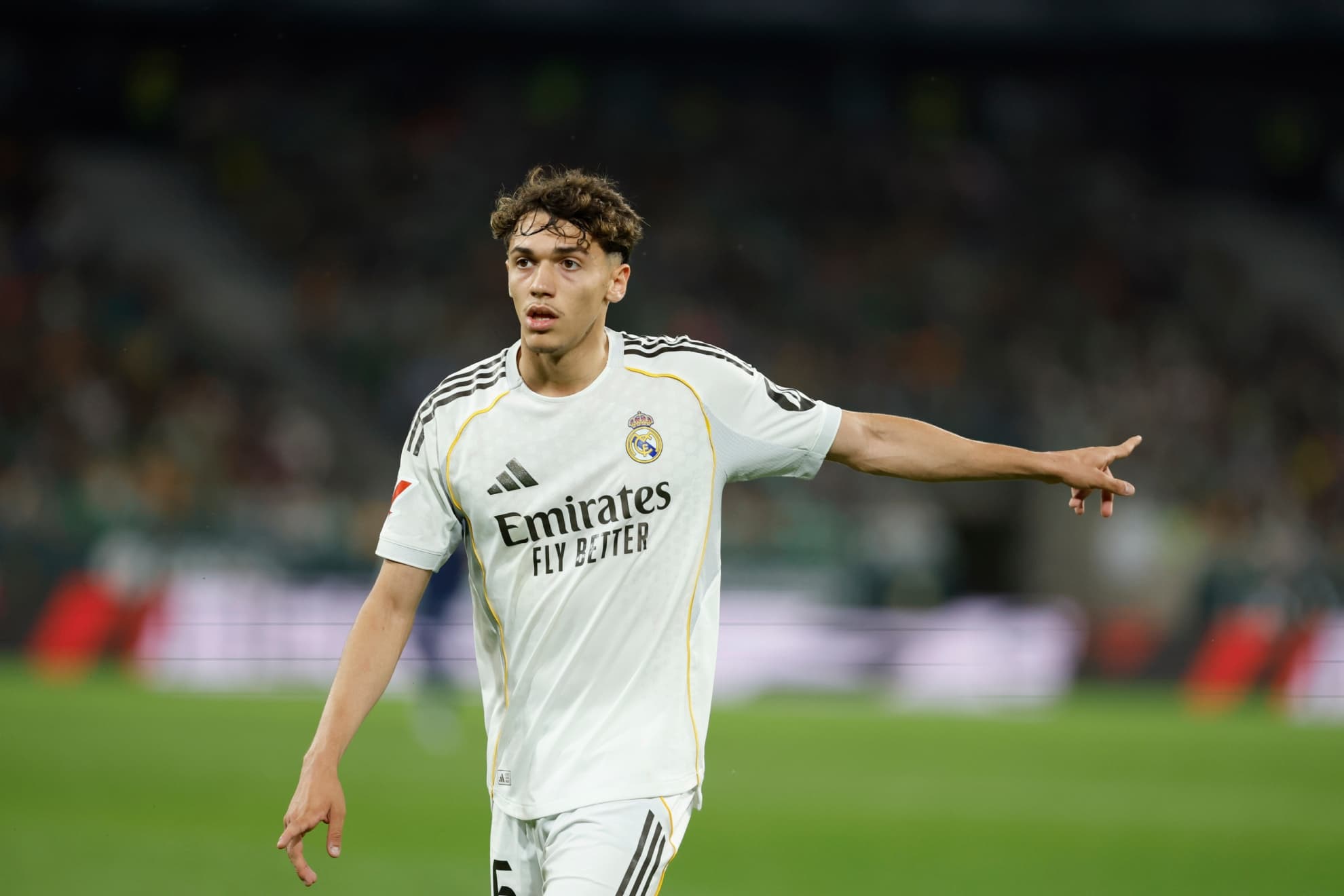 Thiago Pitarch, durante el partido contra el Betis.