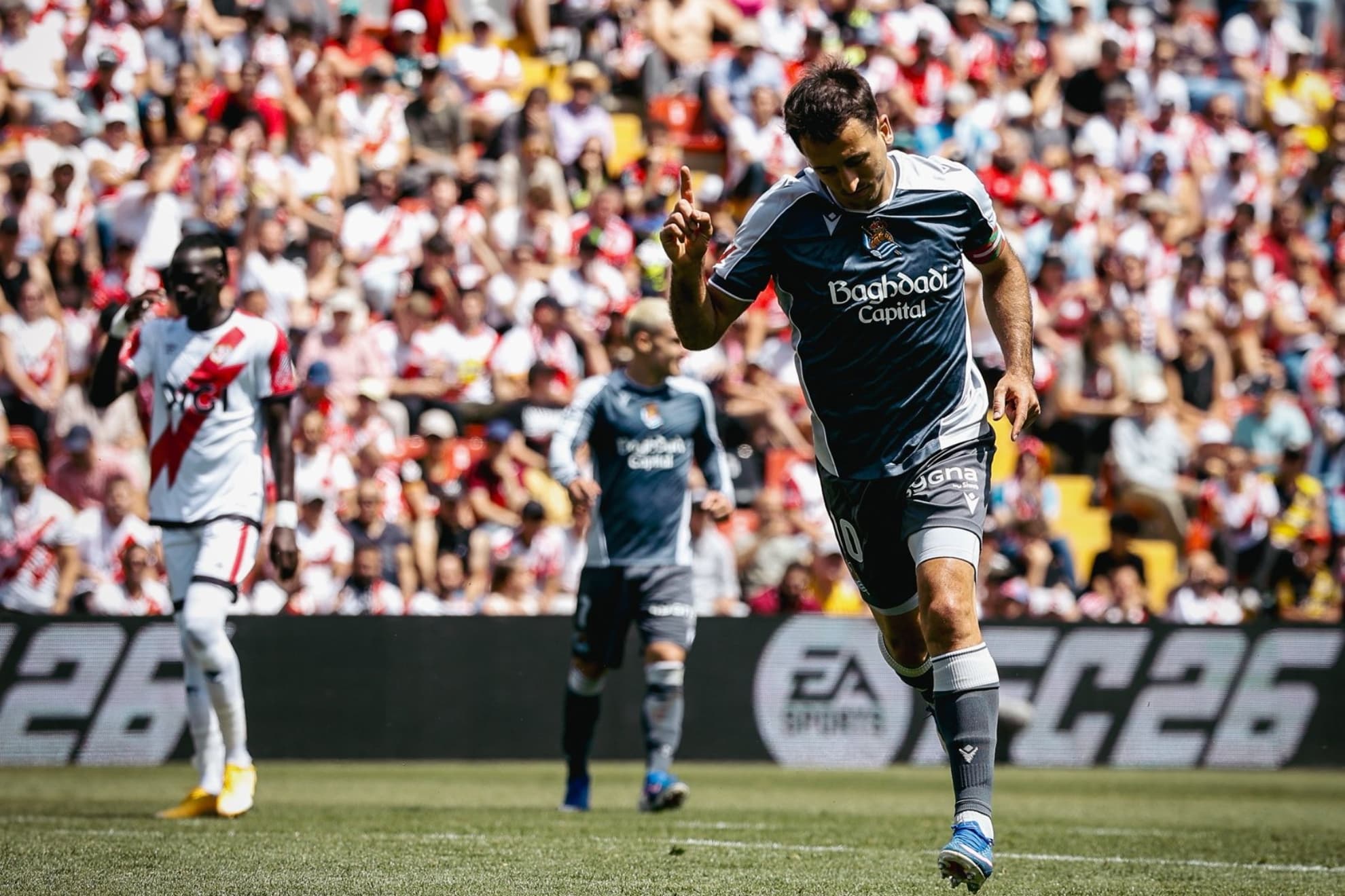 El gol del domingo en Vallecas es uno de los últimos de Oyarzabal vistiendo Macron.