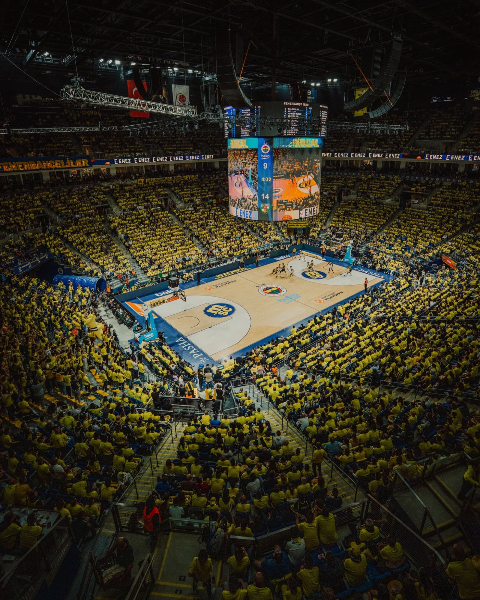 El Ulker Arena, lleno hasta la bandera para apoyar al Fenerbahçe.