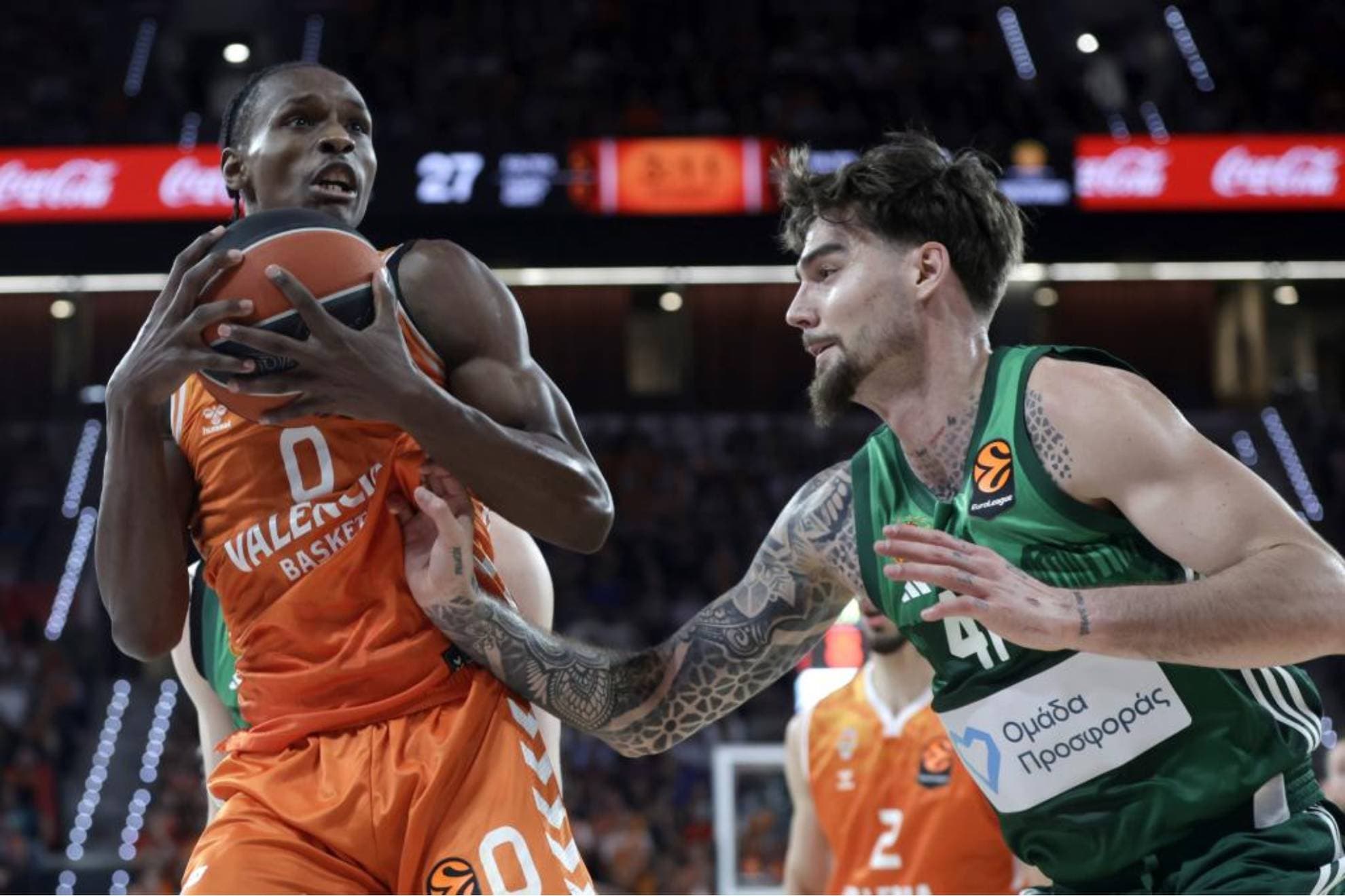 Brancou Badio, defendido por Juancho Hernangómez.