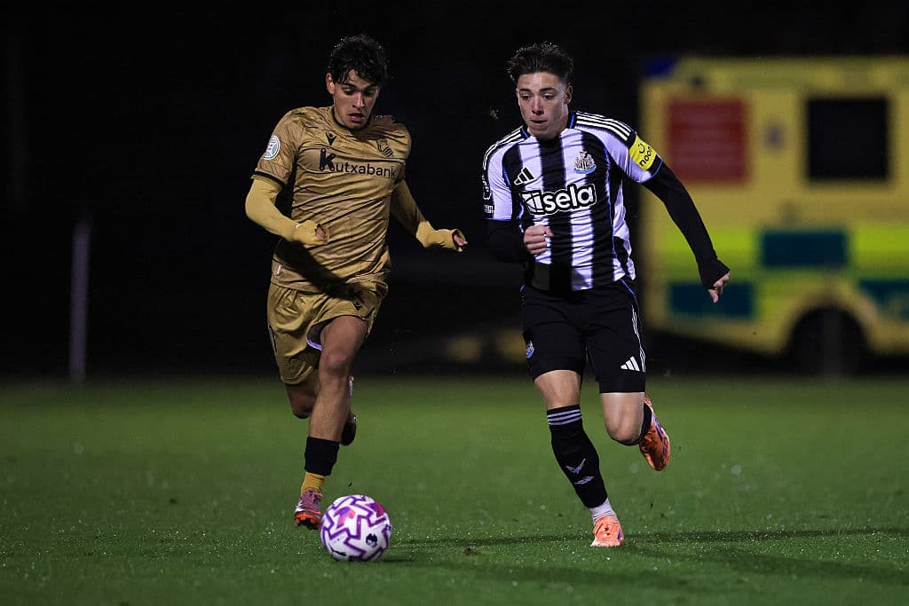 La Real Sociedad B jugó contra el Newcastle.