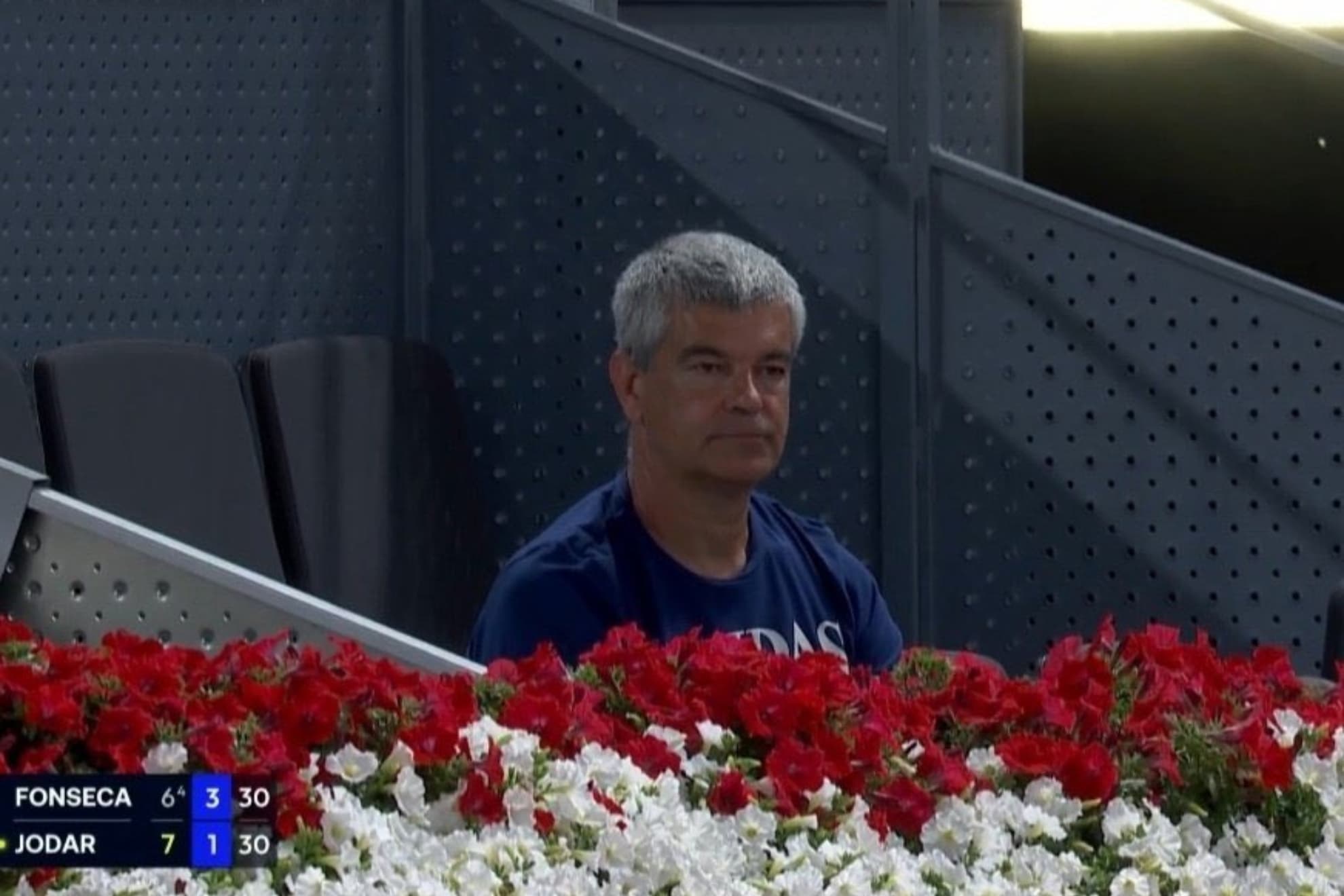 Rafa Jódar padre en el banquillo.