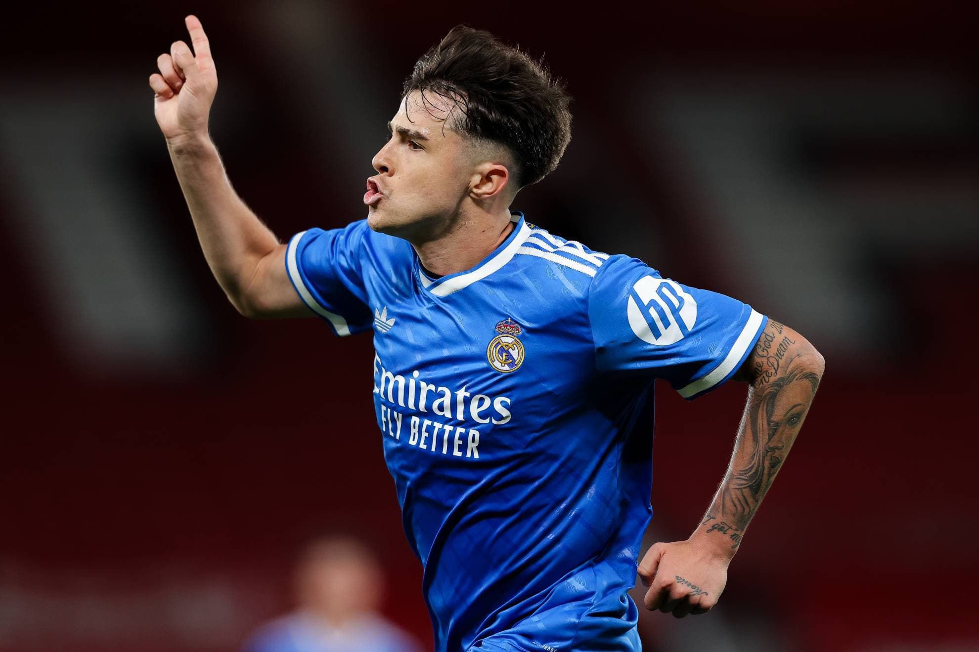 Bruno Iglesias celebra su tanto en Old Trafford frente al Manchester United.