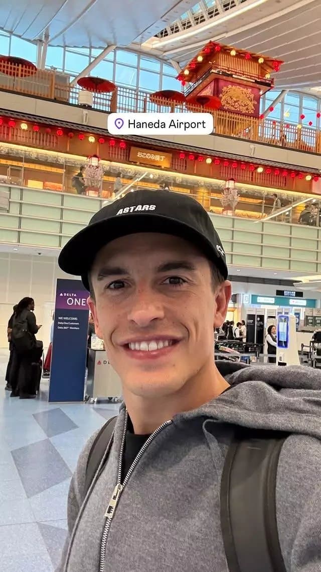La foto de Marc Márquez en el aeropuerto de Tokio.