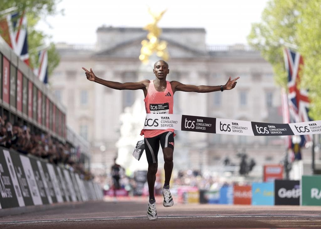 Sawe entra en la meta