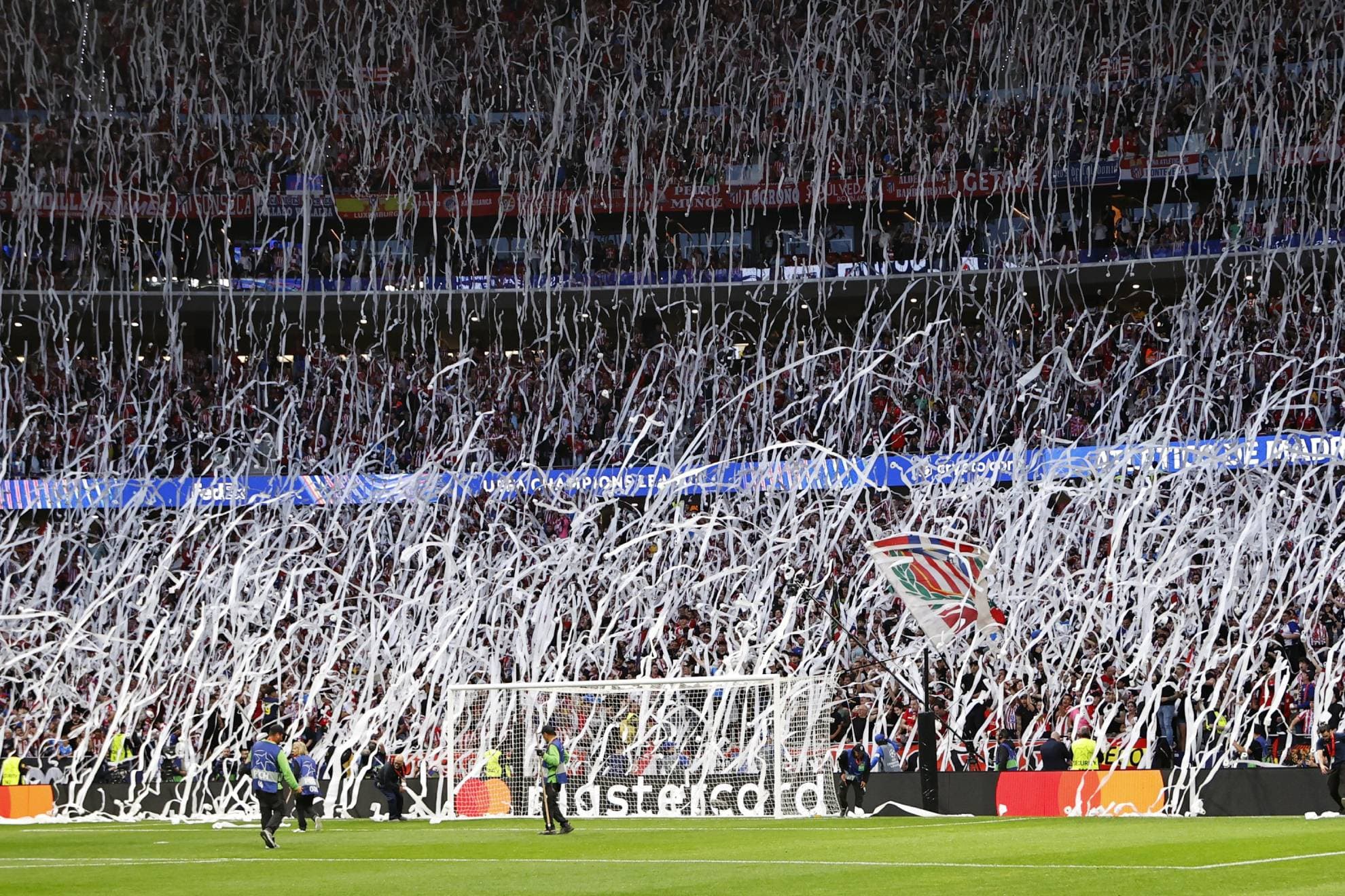 El Atlético resucita el recibimiento a la argentina del papel higiénico que ahora está prohibido en Argentina