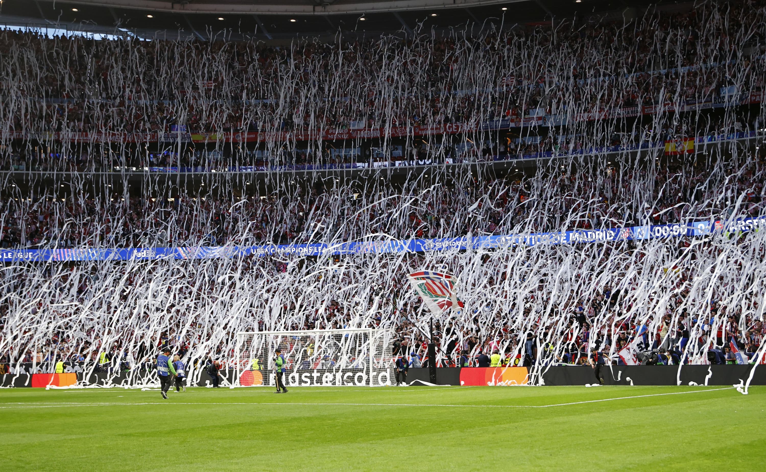 El Atlético resucita el recibimiento a la argentina del papel higiénico que ahora está prohibido en Argentina