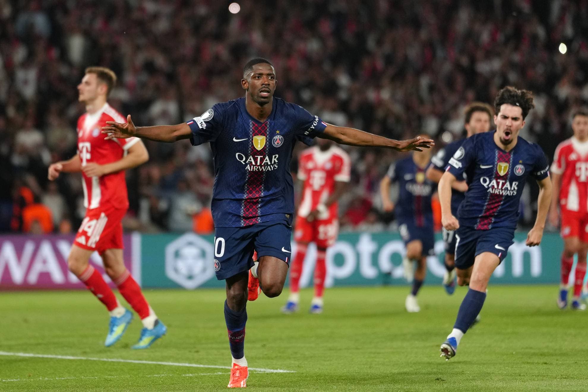 Dembélé celebrando uno de los goles ante el Bayern.