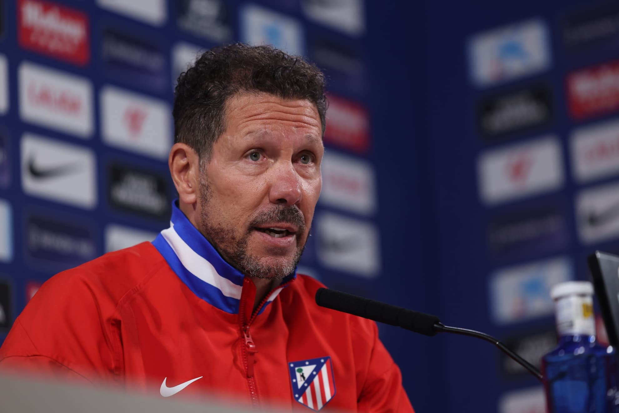 SIMEONE, EN LA RUEDA DE PRENSA.