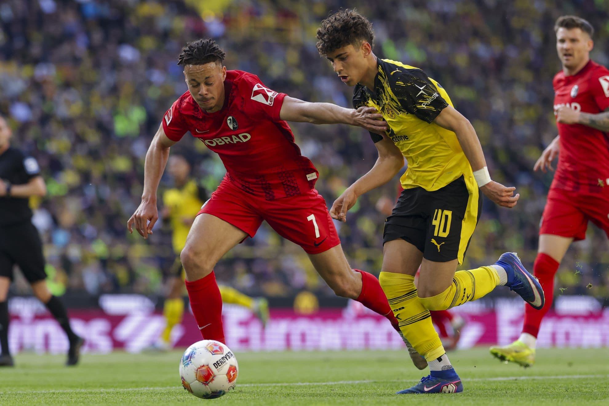 Samuele Inácio, durante el partido contra el Friburgo