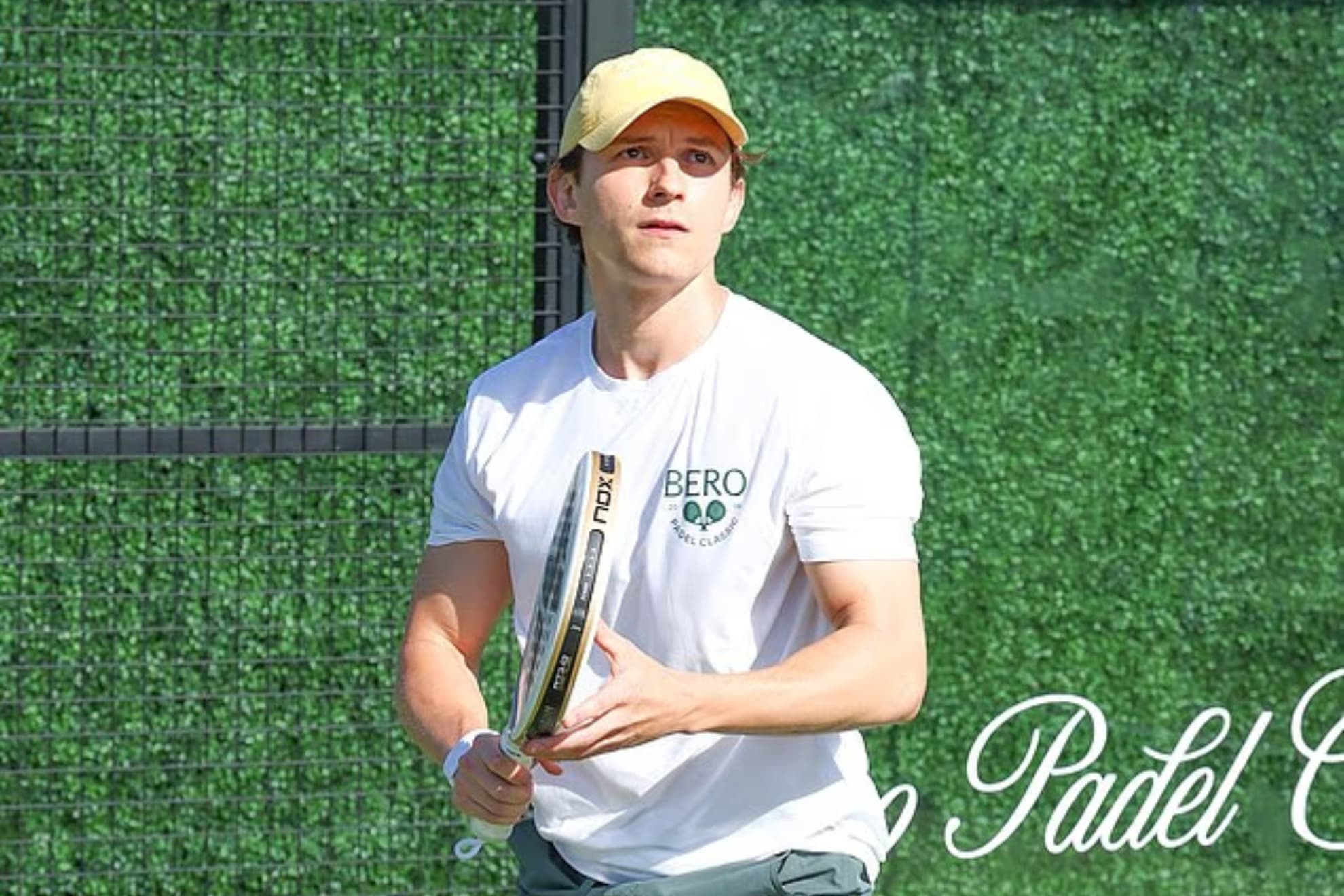 Tom Holland, jugando al pádel en Los Ángeles.