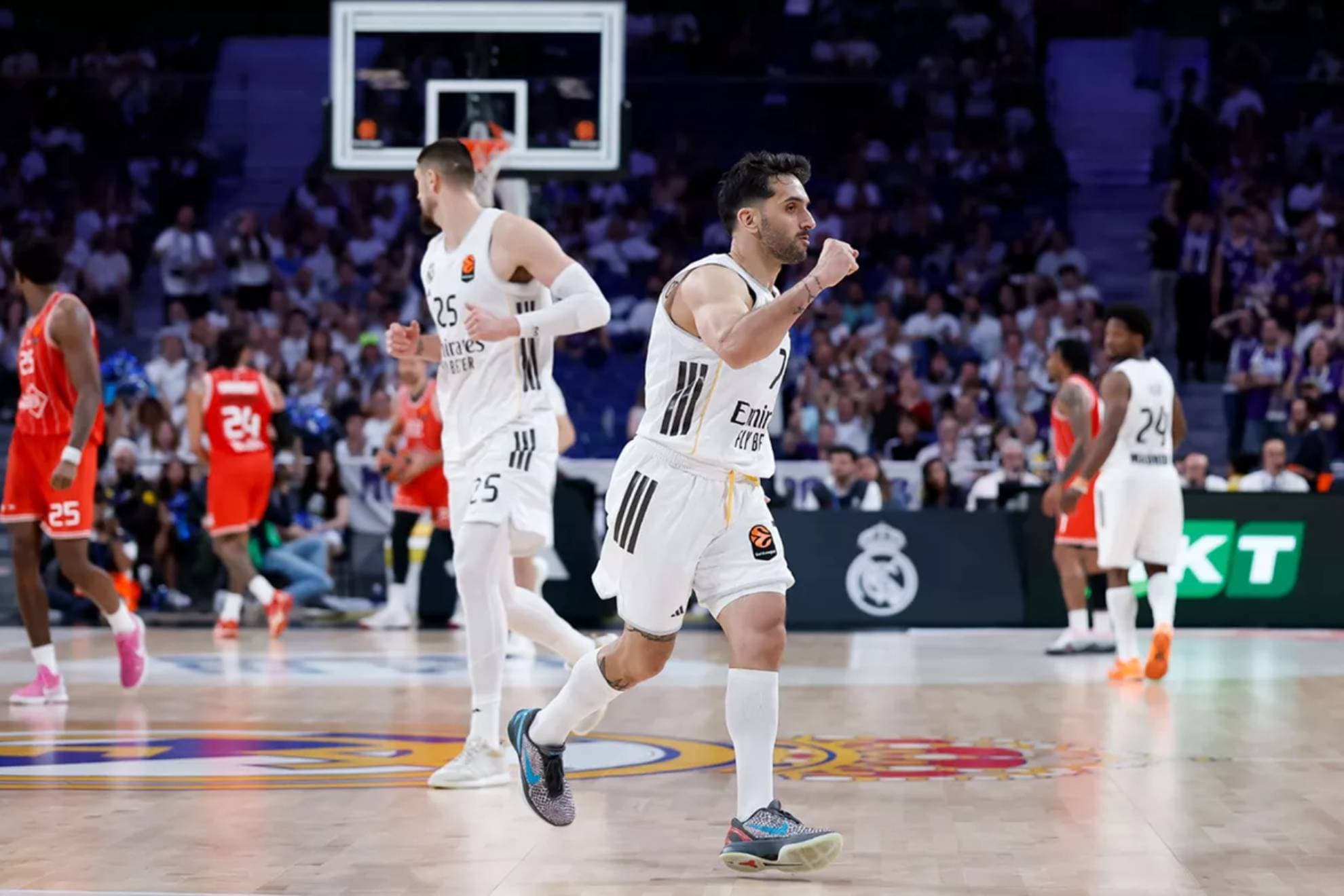 Facundo Campazzo celebra una acción en el segundo partido ante el Hapoel.