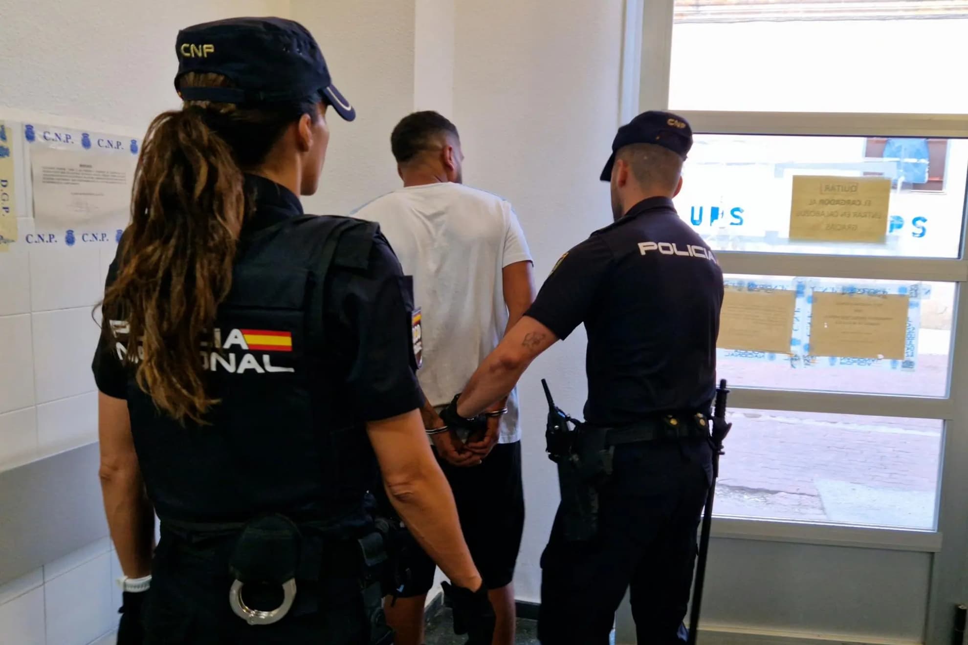 La detención y extracción de 21 delincuentes reincidentes.