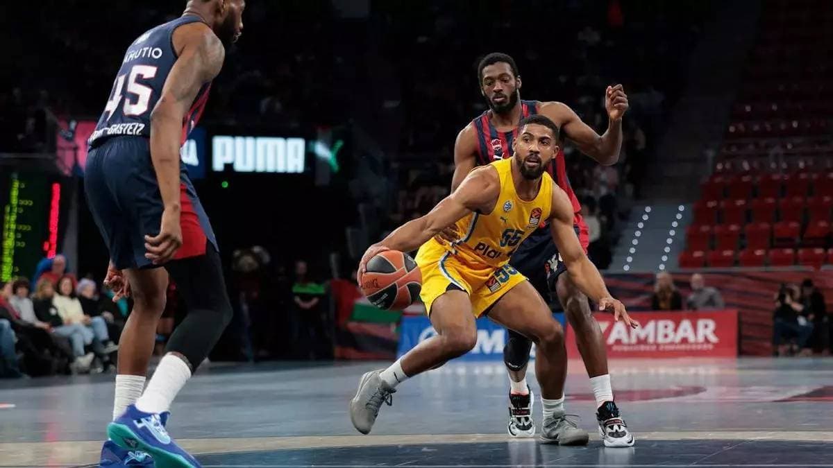 DeJulius, durante su etapa en el Maccabi Tel-Aviv.