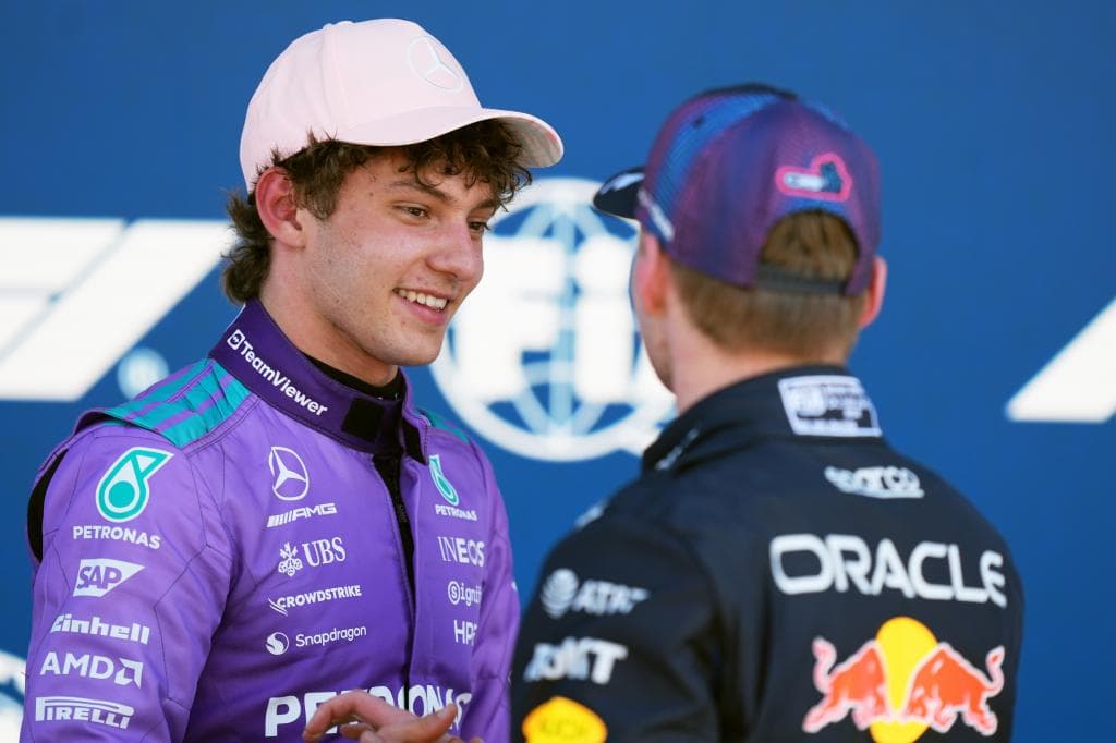 Max saluda a Antonelli.