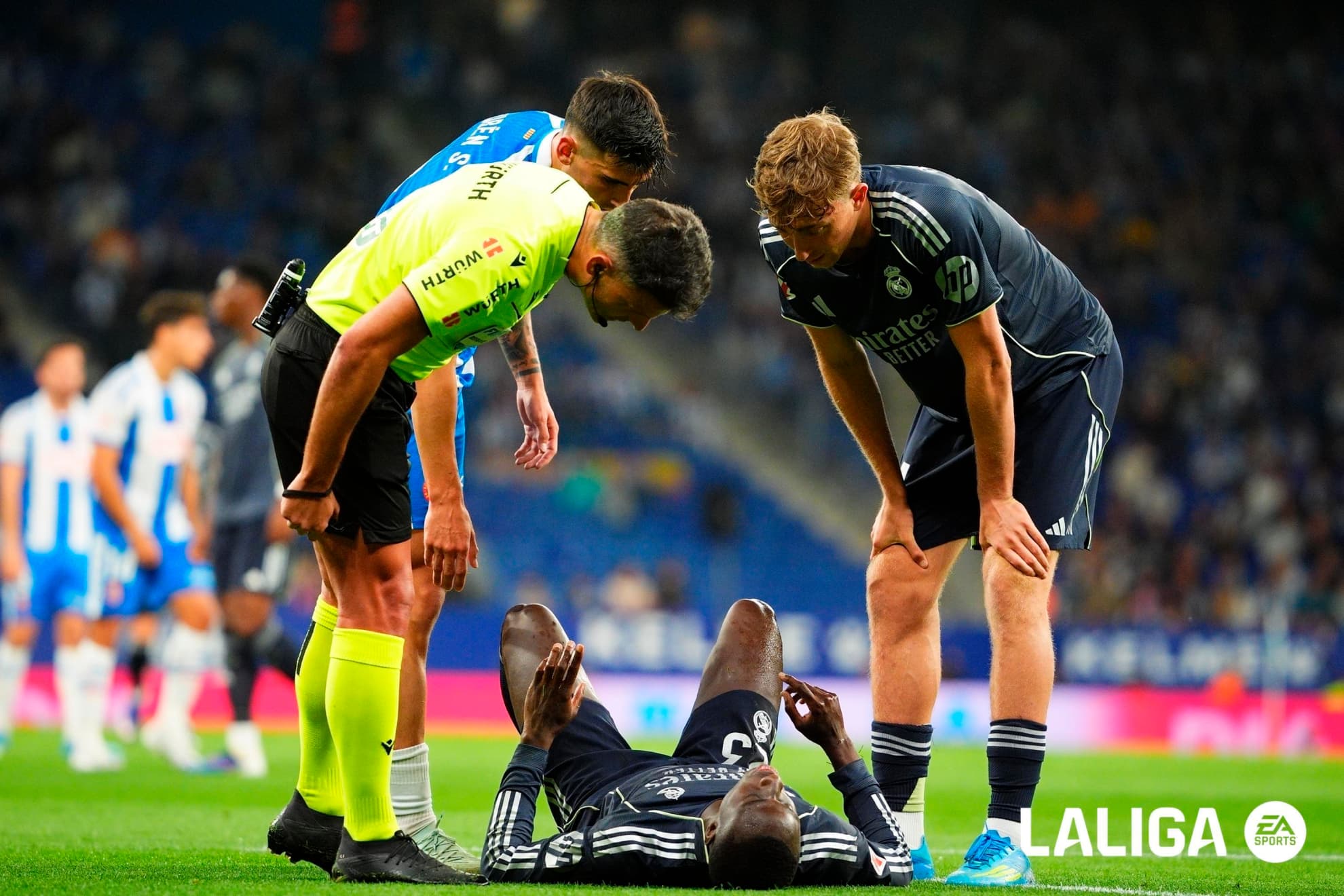 Mendy, al caer lesionado.