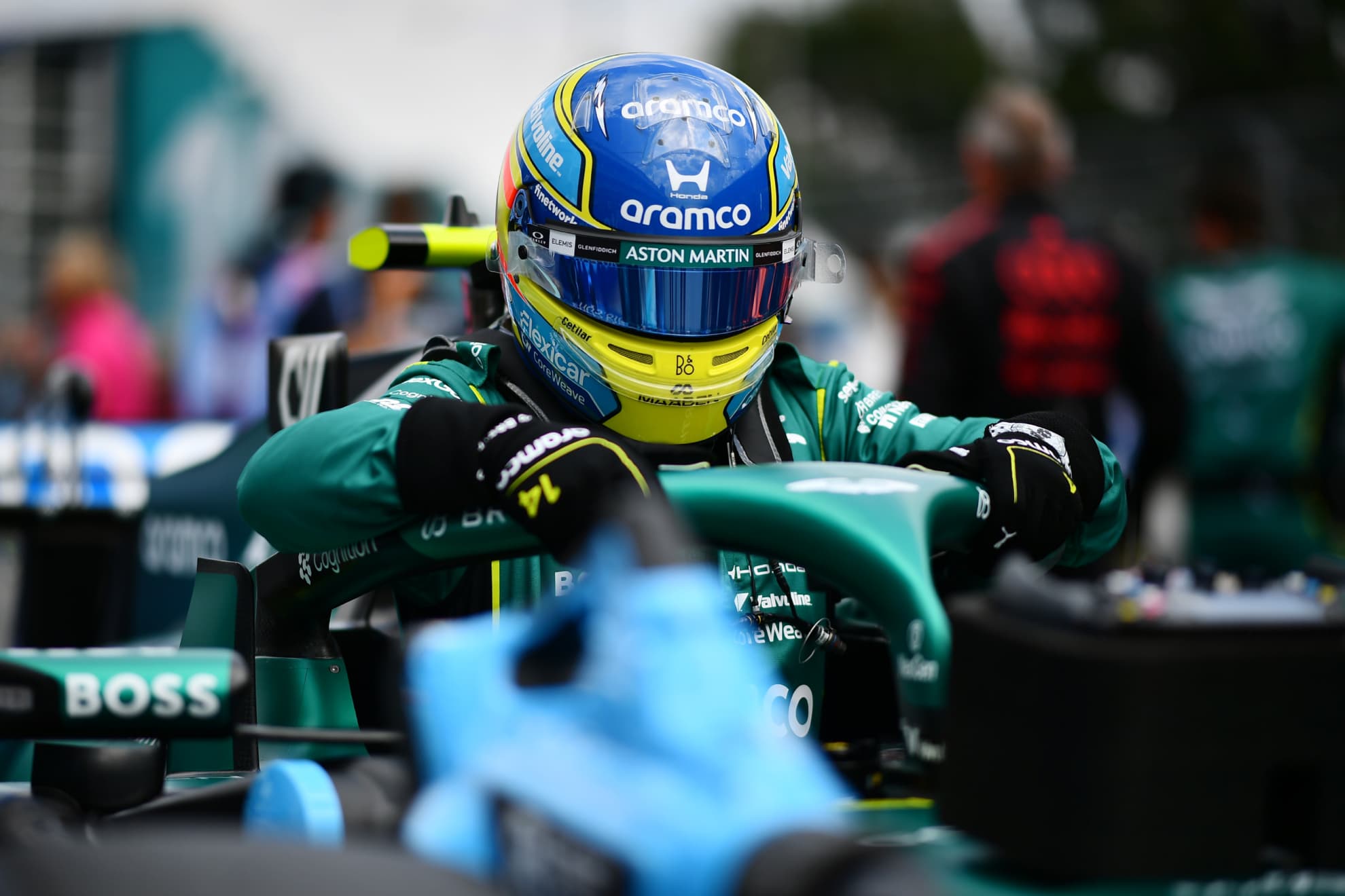Alonso se sube al Aston Martin en Miami.