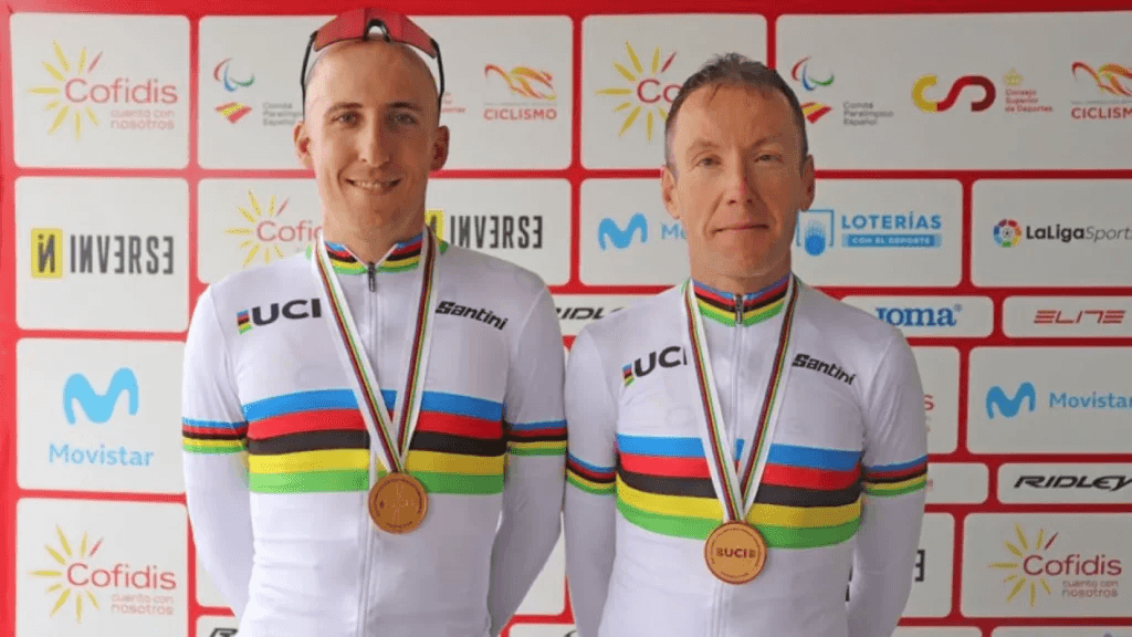 Noel Martín y Christian Venge, con el maillot arcoíris.