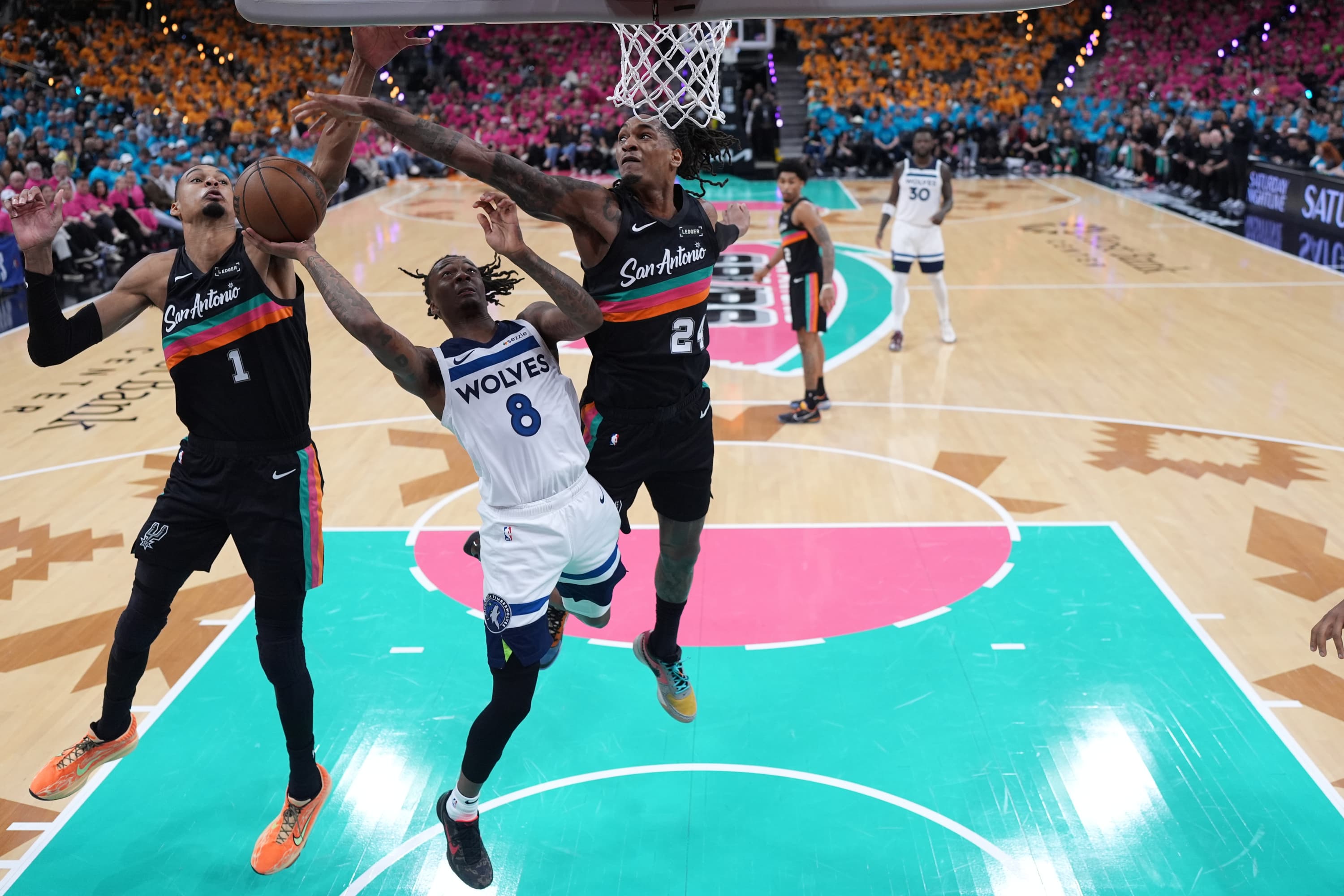 Récords y registros estadísticos de los 12 tapones de Wembanyama para la historias de los Playoffs NBA