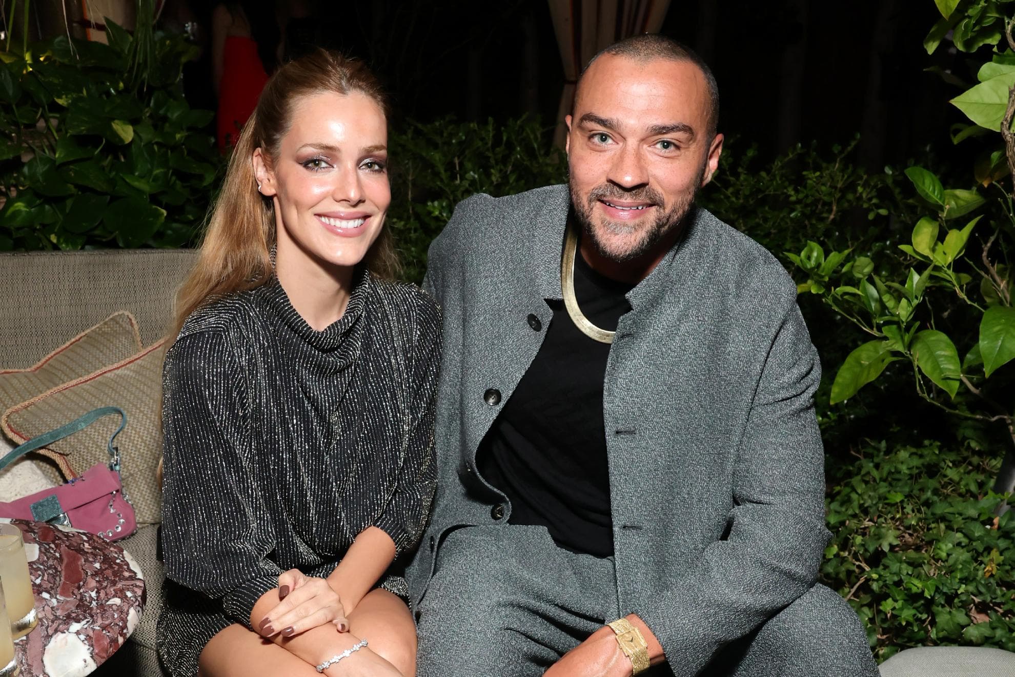 Alejandra Onieva y Jesse Williams posan juntos en la gala 'GQ Men of the Year'.