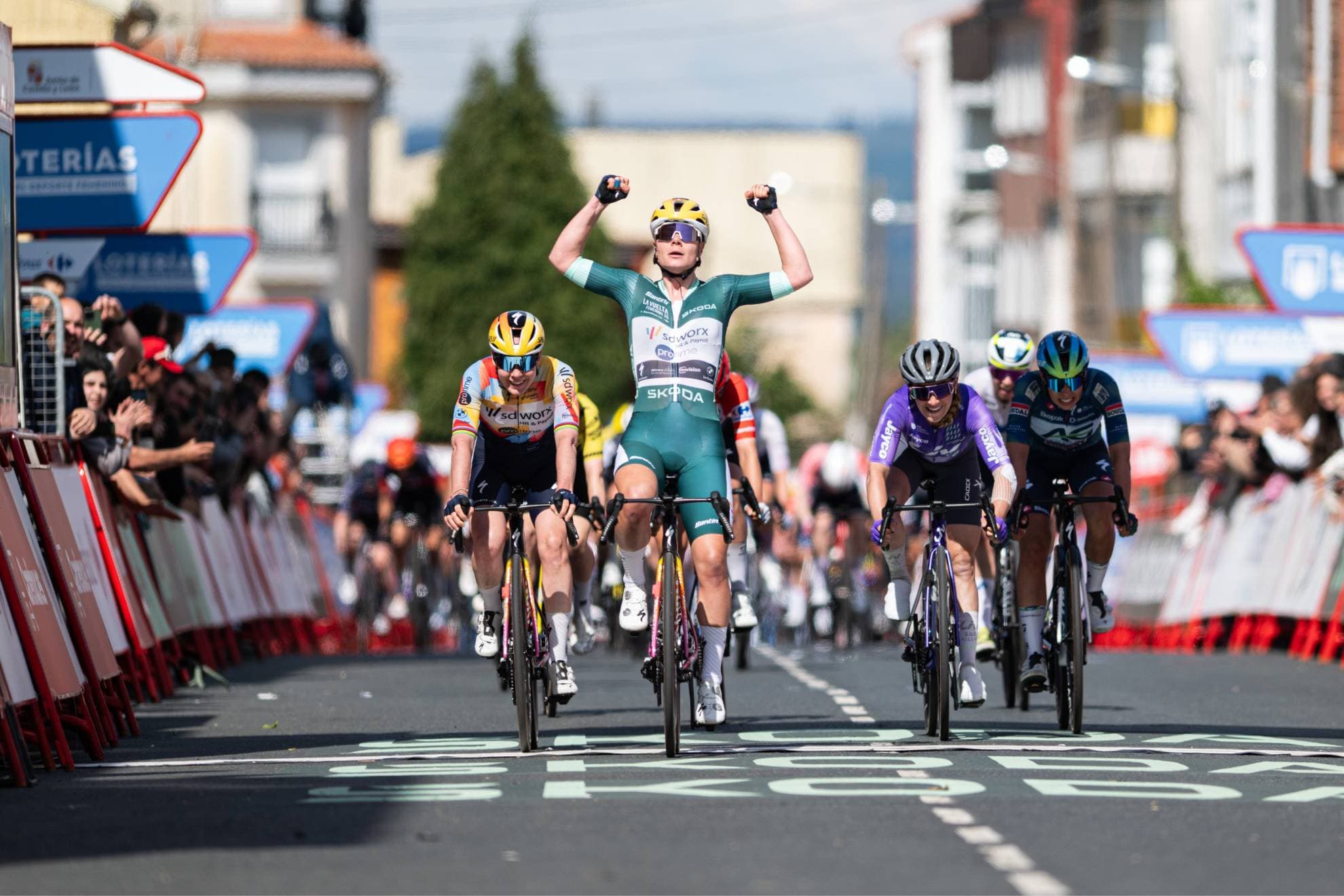 Lotte celebra la victoria en LaVuelta.