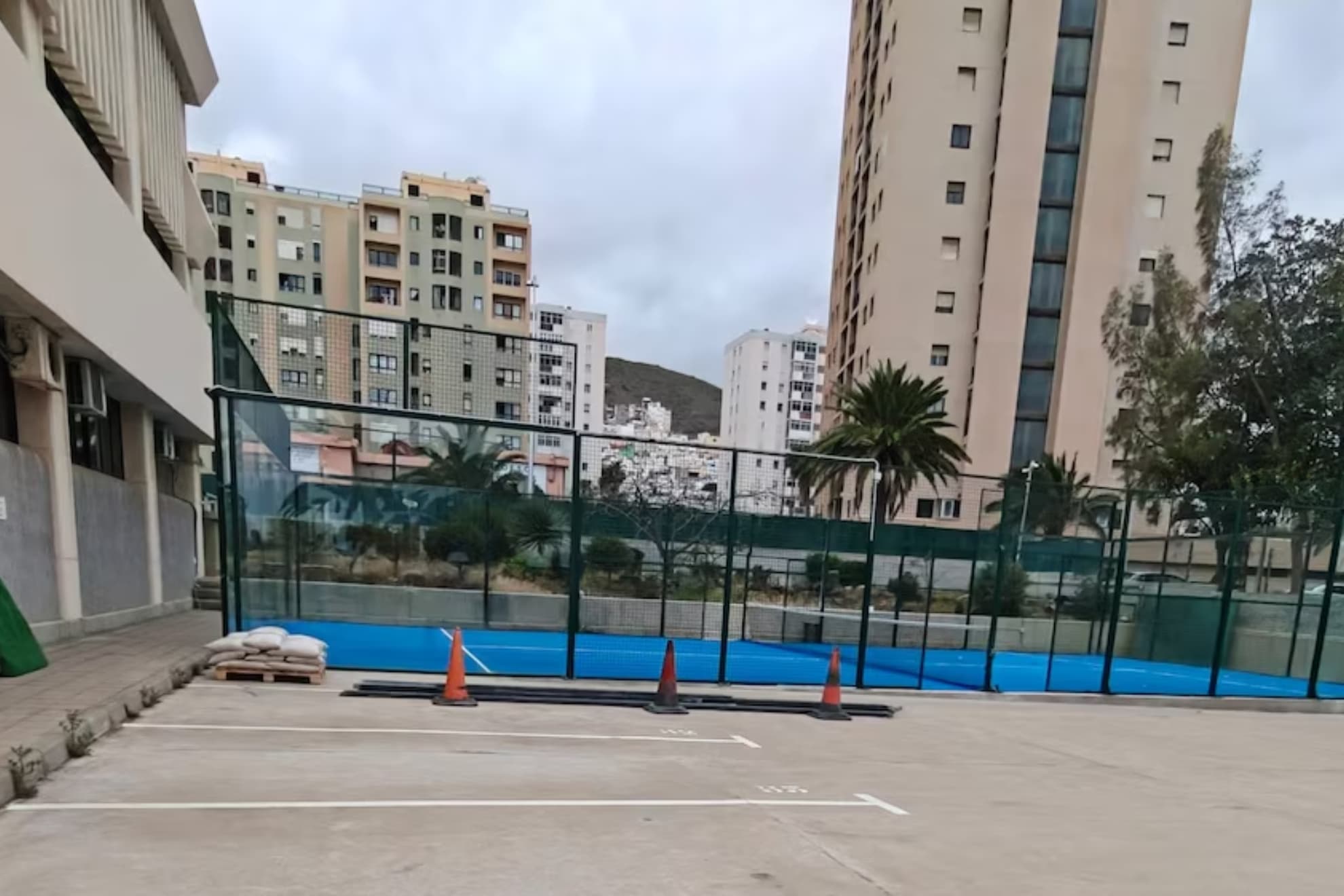 La pista de pádel construida.