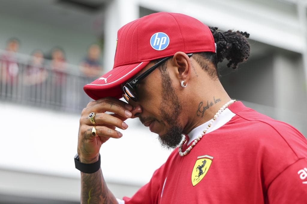 Lewis Hamilton se queja de sus problemas en Ferrari