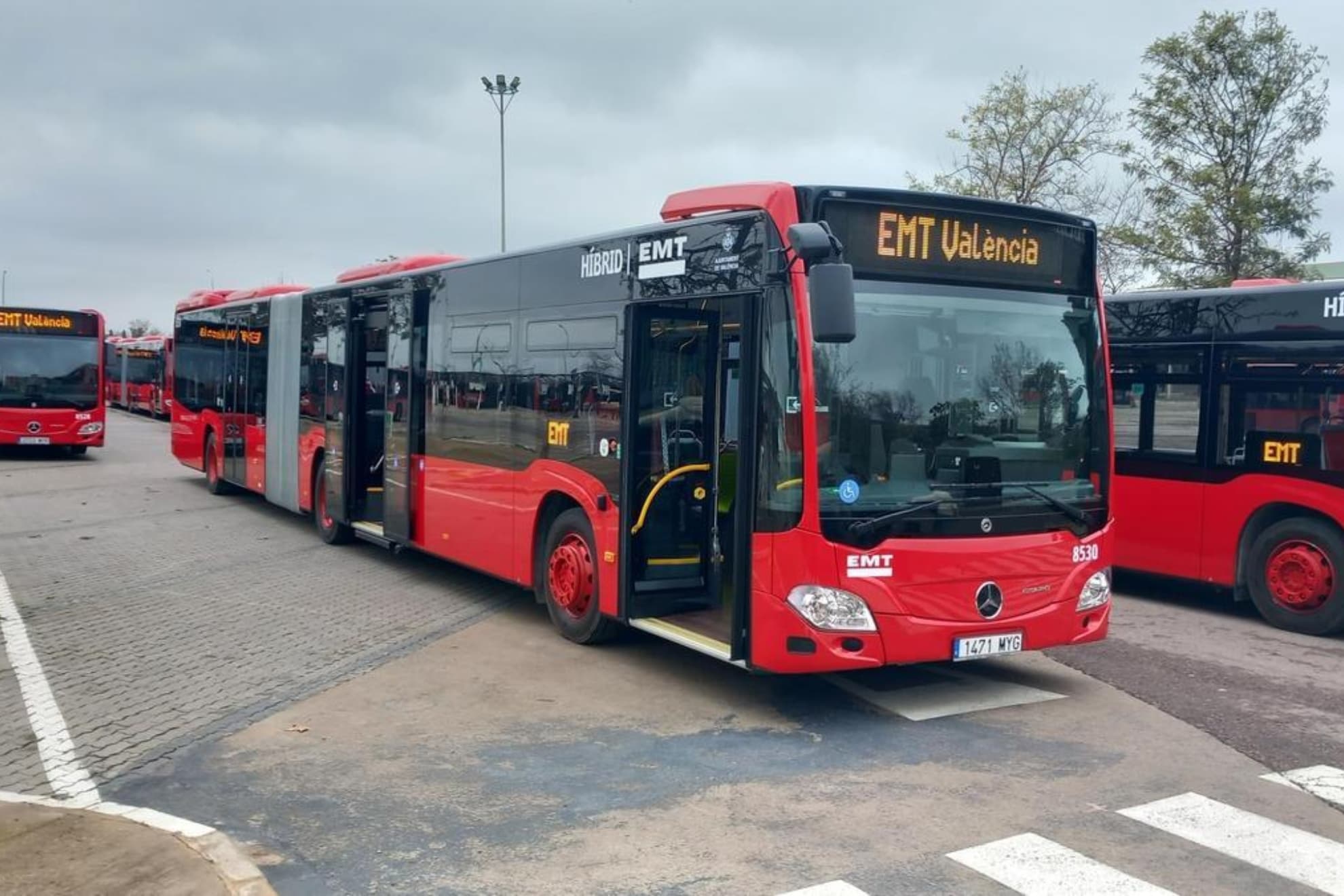 La empresa EMT Valencia estudia abrirle un expediente disciplinario por una falta muy grave